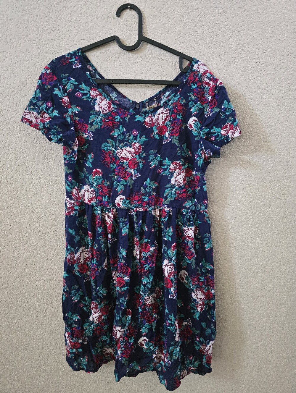 Ali & Kris Navy Floral Dress with Teal and Pink Accents Sz. M.